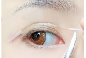 红妆化妆学校培训：如何贴好双眼皮贴？