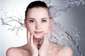 红妆美容学校教程：补水给肌肤带来减龄美肤