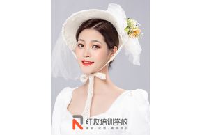 海口年龄大了些能学化妆吗？新娘妆容怎么画才好看？