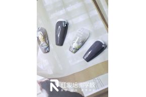 海口美甲师的发展前景怎么样_红妆学校栀子花美甲作品