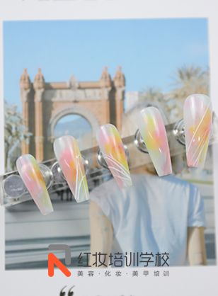 海口红妆学校美甲技能班作品·袅袅霞光晕染美甲