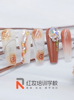 海口红妆培训学校秋日微醺玫瑰美甲作品，浪漫而神秘！
