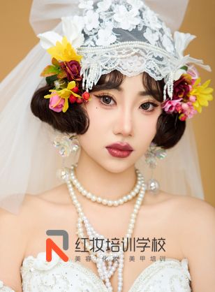 海口红妆学校莫奈油画妆亮相艺术展，模特犹如油画走出